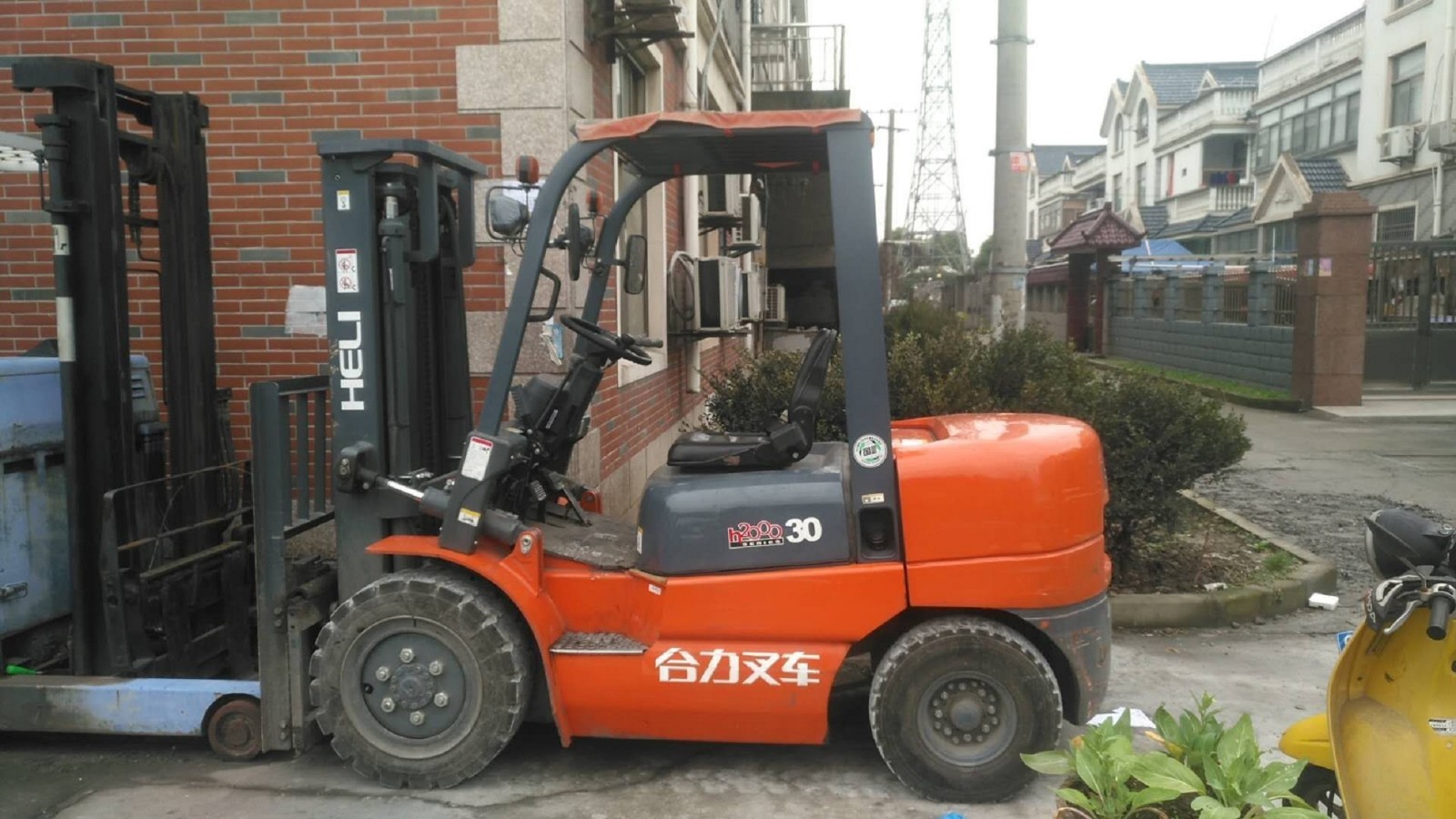 二手叉車(chē)2噸3噸5噸10噸柴油叉車(chē)轉(zhuǎn)讓