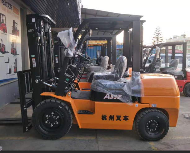 廣州捷誠：CPC35-AG51-Z內(nèi)燃叉車