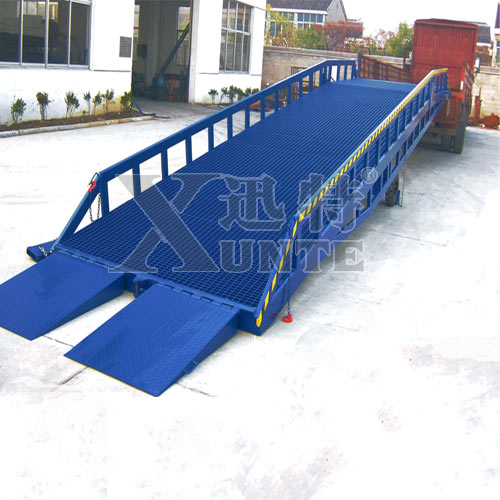 迅特：移動式液壓登車橋