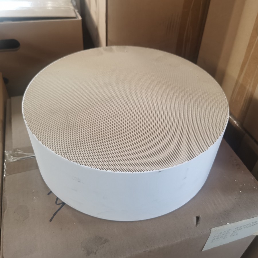 生產(chǎn)銷售各種DOC載體，DPF載體，SCR載體，各種蜂窩陶瓷載體。