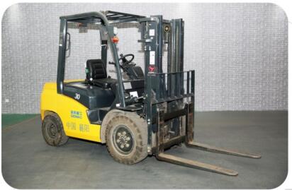 金鷹重工：CPCD30內(nèi)燃平衡重式叉車(chē)