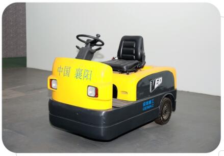 金鷹重工：QDD60座駕式電動(dòng)牽引車