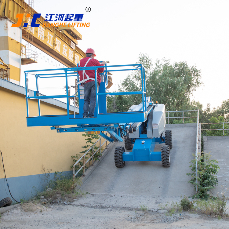 江河：22米自行走直臂式高空作業(yè)平臺(tái)