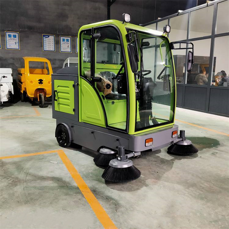 出售駕駛式純電動掃地車 四川電動掃地車價(jià)格 路清掃車