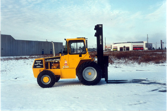 美國羅德(LOAD LIFTER)15,000磅內(nèi)燃平衡重叉車 2200