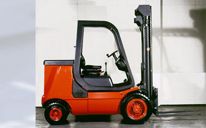 德國林德叉車(LINDE)4.8噸四輪電動平衡重叉車 E48