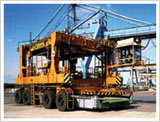 日本TCM叉車(chē)自行式龍門(mén)吊 Straddle Carrier