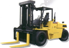 斗山內(nèi)燃充氣胎叉車 D100