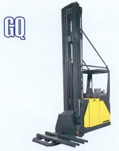 小松GQ系列伸縮貨叉前移式叉車(下操作臺) GQ