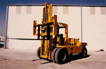 美國(guó)Apacheforlift& Equipment重型內(nèi)燃平衡重叉車