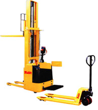 臺勵福全自動堆高機(jī) 1.5T~ 2.0T