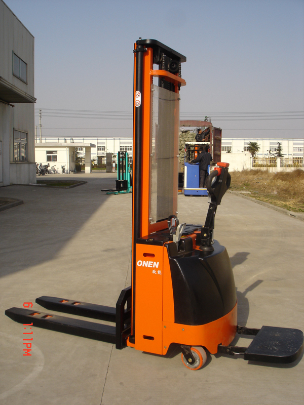 珠海歐能EY系列1.2噸全電動(dòng)托盤堆垛車 EY12