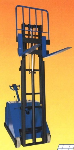 美國(guó)藍(lán)巨(BLUE GIANT)LTW series步行式電動(dòng)堆高機(jī) LTW series