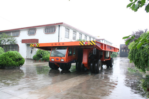 TST輕系列平板運(yùn)輸車（16T懸掛） TST輕系列