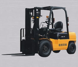 2-4噸L系列內(nèi)燃叉車(chē)