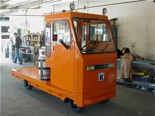 美國Taylor-Dunn B4-2500 CAB牽引車 B4-2500 CAB