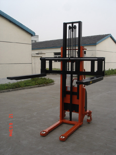 德銳泰揚(yáng):貨叉加寬半電動升高車