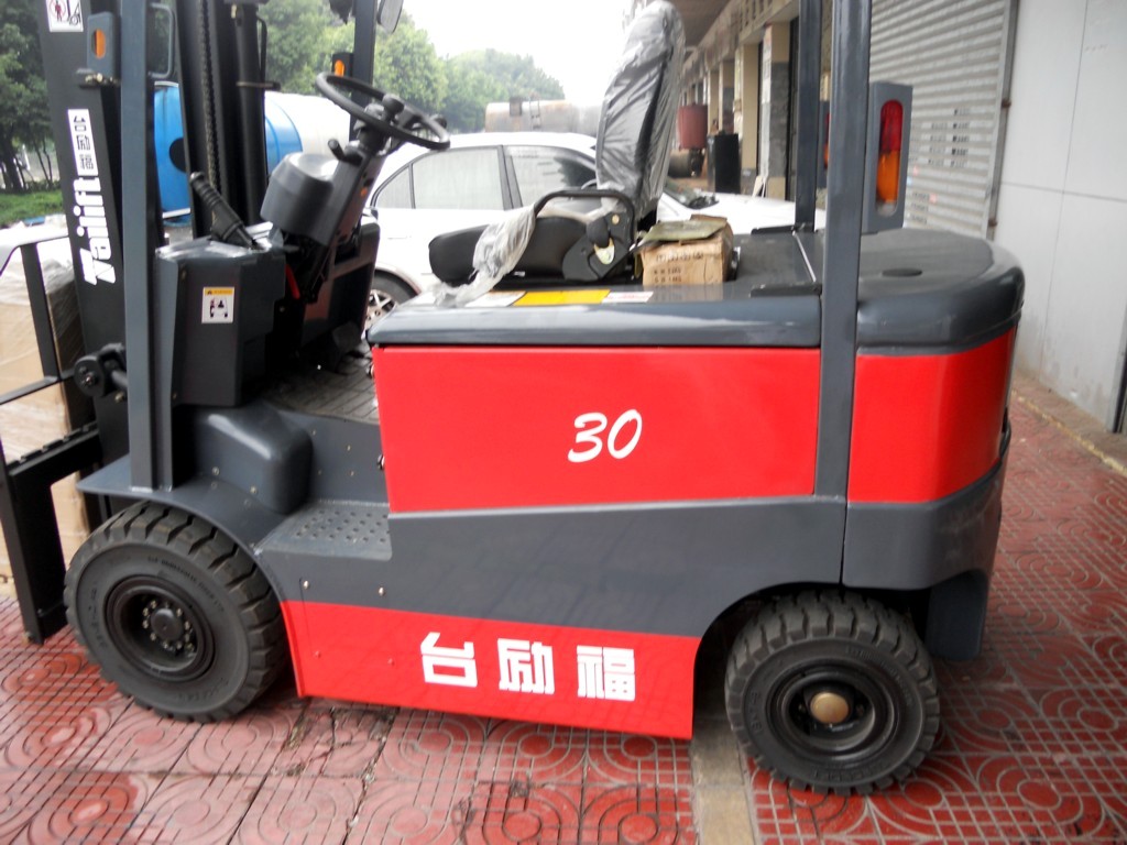 廠家直銷臺(tái)勵(lì)福電動(dòng)叉車 FB30
