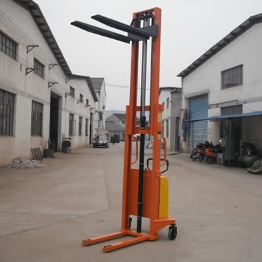 半電動(dòng)堆高車(chē)