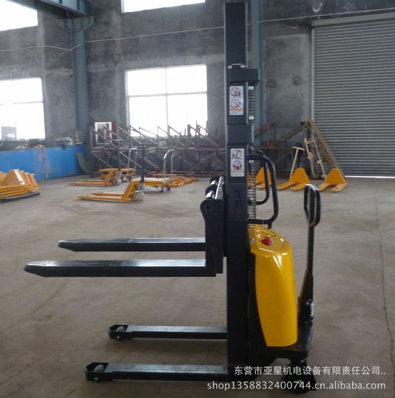 堆高車 半電動(dòng)堆高車 工力堆高車 搬運(yùn)設(shè)備