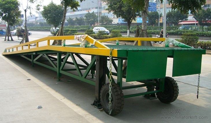 廣東省移動(dòng)式液壓登車橋廠家︱做您滿意的登車橋【10噸】 DCQ10-0.7