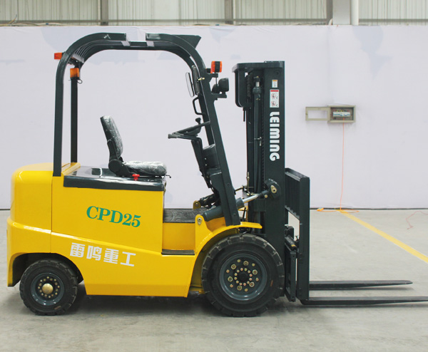 京泰重工2.5噸電動(dòng)平衡重叉車 CPD25
