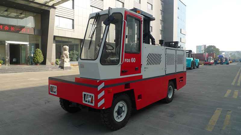 內(nèi)燃側(cè)面叉車（3 5 6噸） FDS60