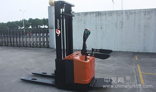 供應(yīng)合派電動堆高車CDD16 EPS電子轉(zhuǎn)向系統(tǒng)，輕便省力；激情夏日五折熱賣中 CDD16