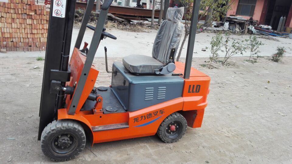 小型電動(dòng)叉車(chē)，新款電動(dòng)車(chē) LLD-15