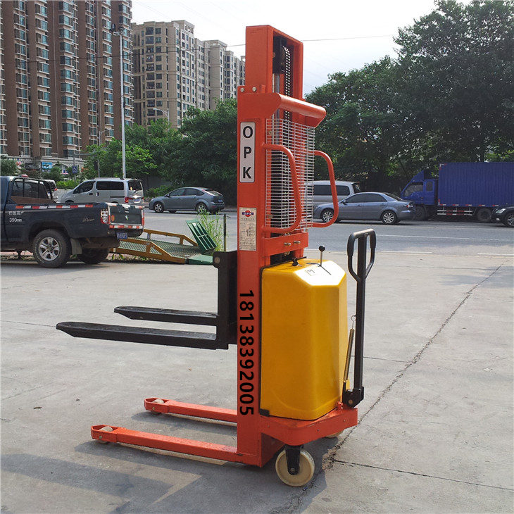 廣東工廠批發(fā)2噸半自動(dòng)堆高車現(xiàn)貨