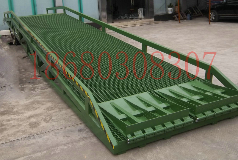 移動(dòng)登車(chē)橋移動(dòng)液壓登車(chē)橋卸貨平臺(tái) GN-YDQ