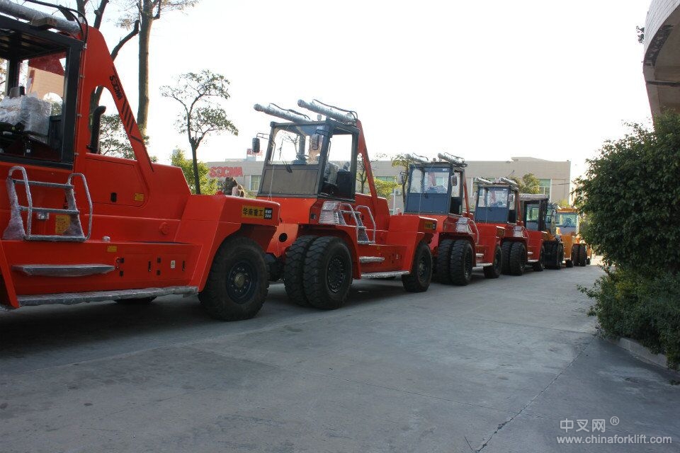 供應(yīng)30噸叉車廠家32噸叉車報價35噸叉車批發(fā)36噸叉車價格 HNF300-360
