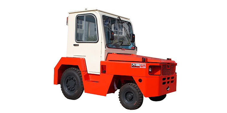 大連叉車 內燃牽引車 Q25 / QD30
