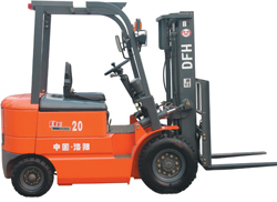 供應(yīng)一拖東方紅2噸四輪電瓶叉車 CPD20